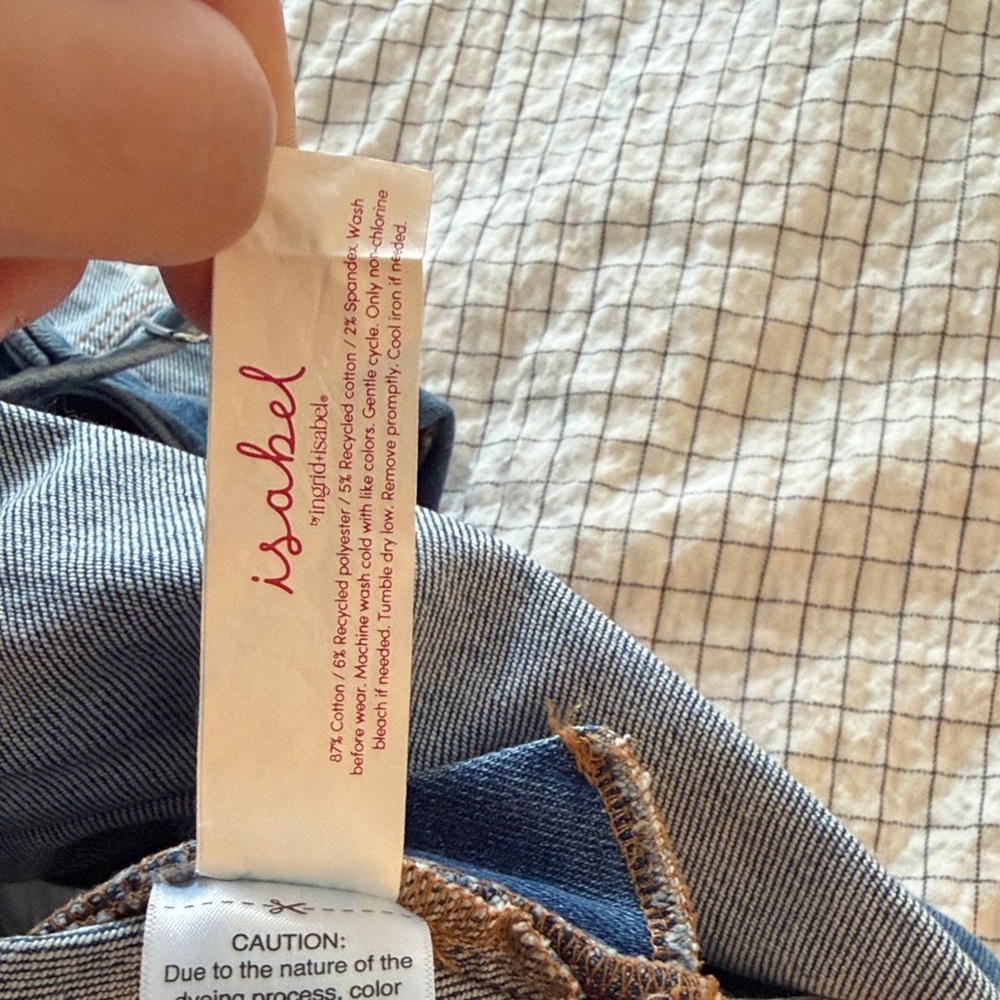 Light Blue Denim Short Maternity Overalls with Front Bib Pocket- Isabel - Picture 14 of 15